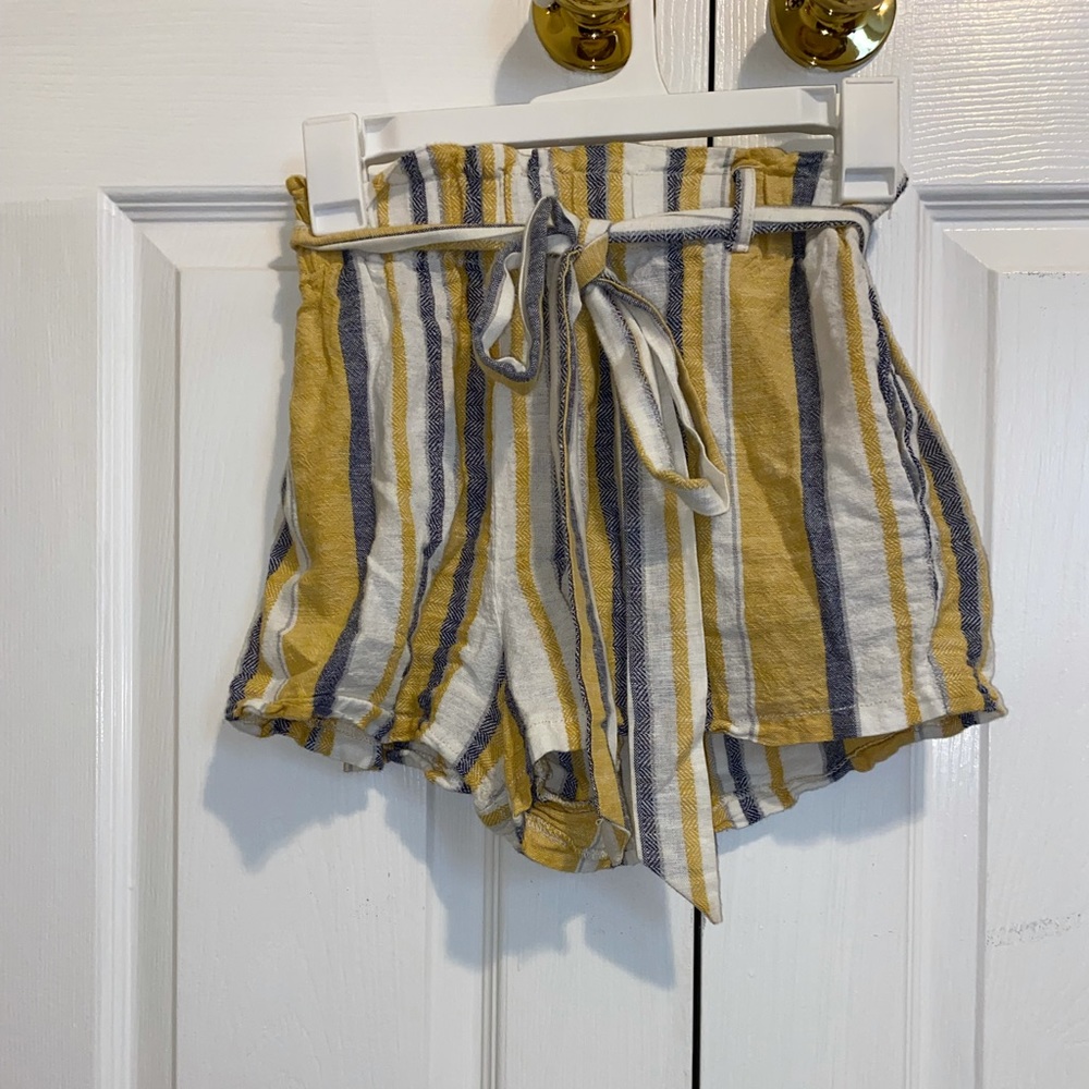 Cali 1850 boutique shorts, size small.